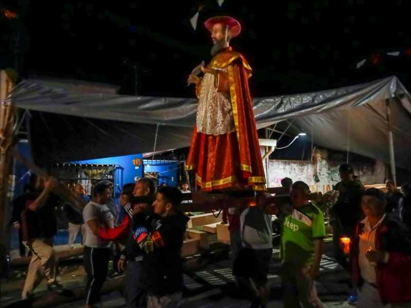 Celebran tradicional bajada de los arcos en Coatepec