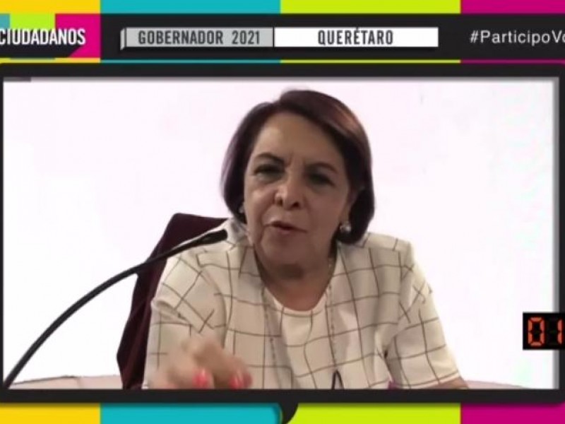 Celia Maya tomaría en cuenta opinión de colegios en Querétaro