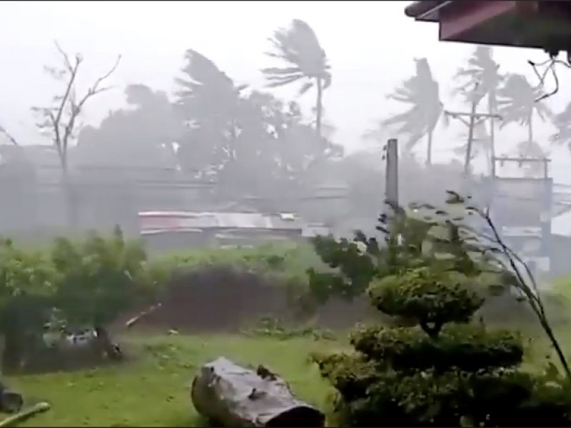 Súper tifón “Goni” azota el este de Filipinas