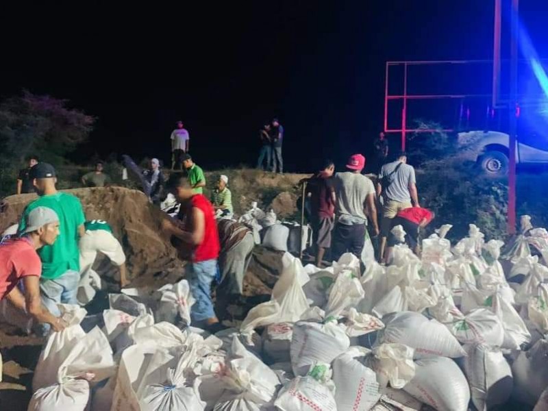 Cercan bordo en Tecuala para evitar inundaciones por Huracán Pamela