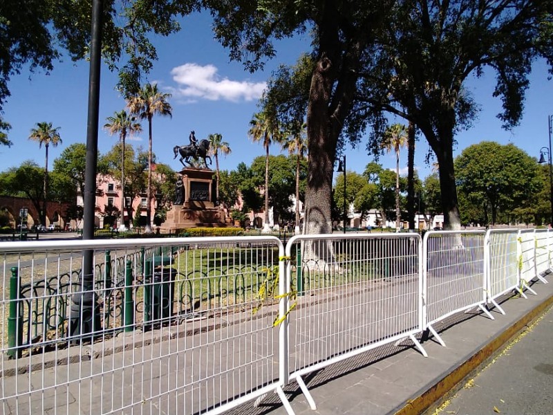 Cercan plaza Jardín Morelos para evitar instalación de comerciantes