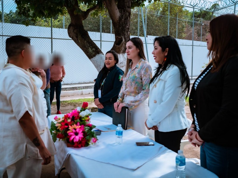 CERESOS de Tepic realizan bodas comunitarias