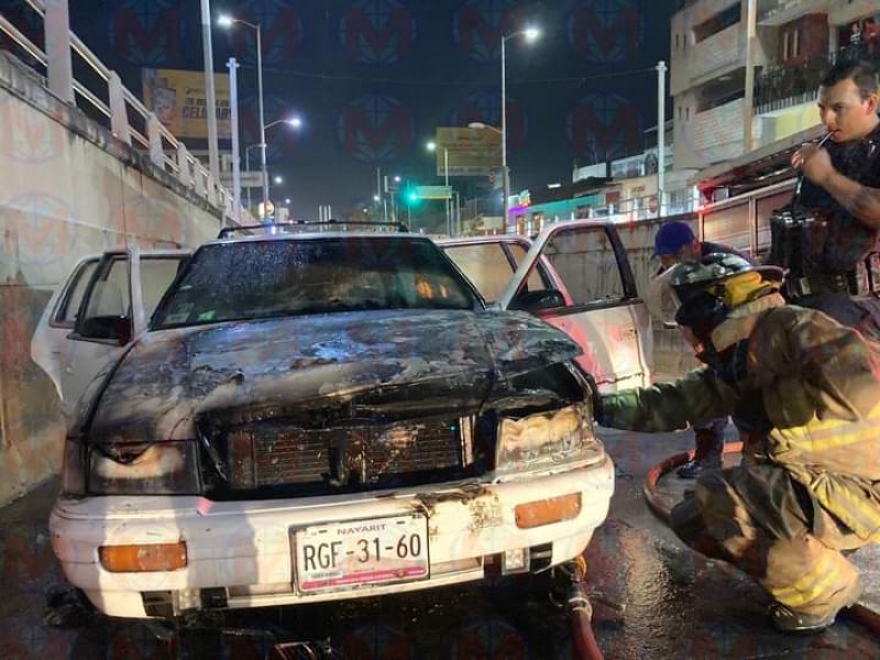 Cerrado Nodo Vial Insurgentes por vehículo incendiado