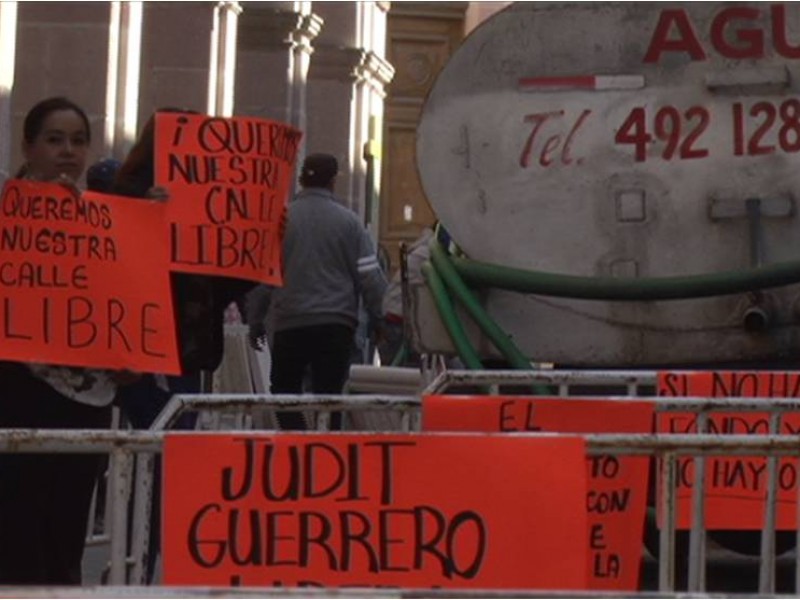 Cierran 3 comercios por obras del Centro Histórico