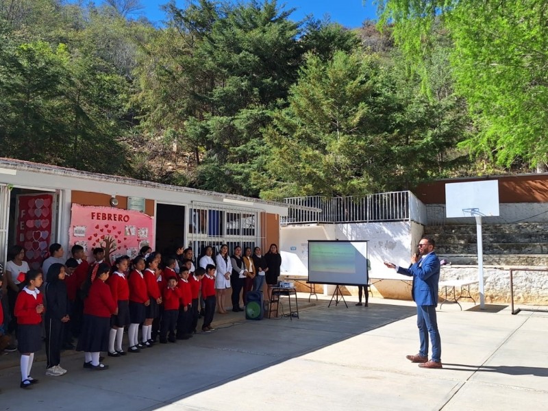 Certifica SESA Escuela Promotora de la Salud en Jalpan