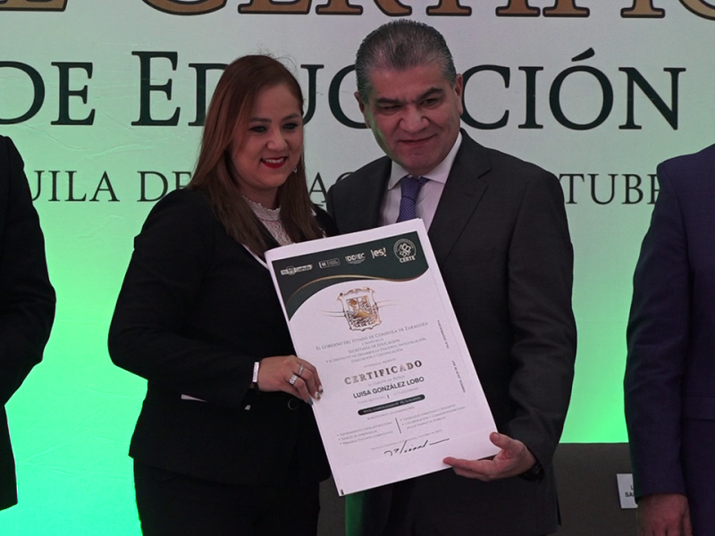 Certifican y apoyan a 45 escuelas públicas de Coahuila