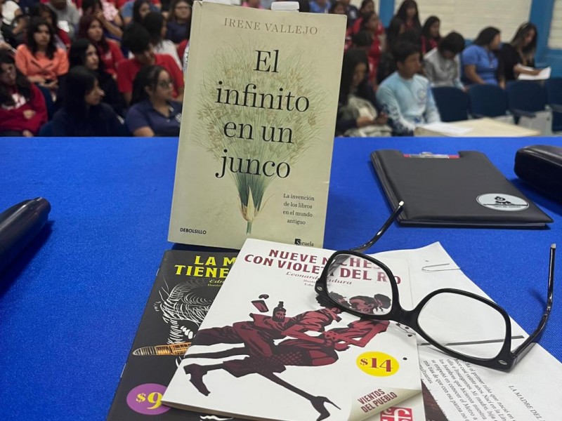 CET-MAR03 participo en el Día Mundial del libro y autor