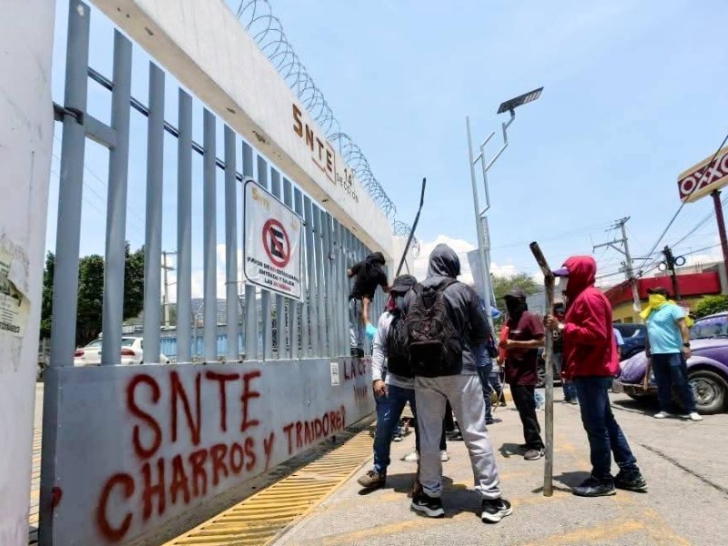 CETEG continúa sus manifestaciones en distintos puntos de Guerrero