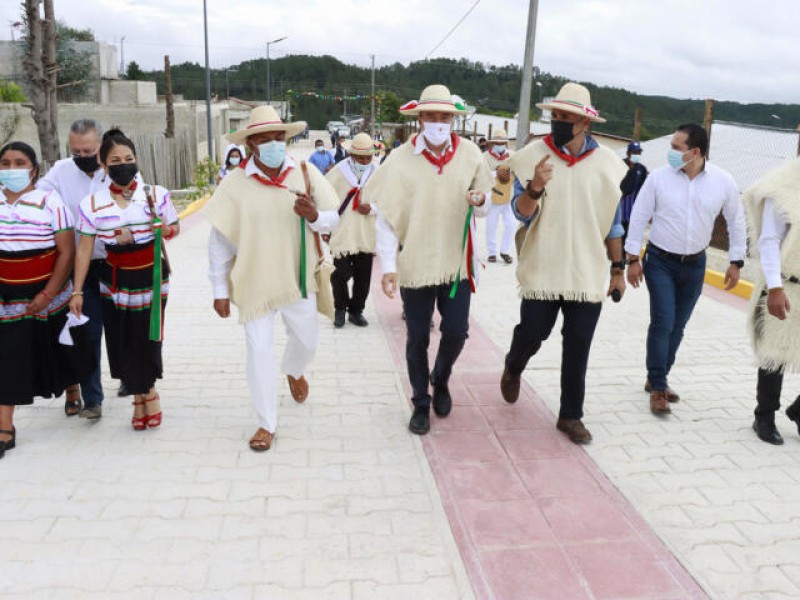 Chanal beneficiado con obras de infraestructura social