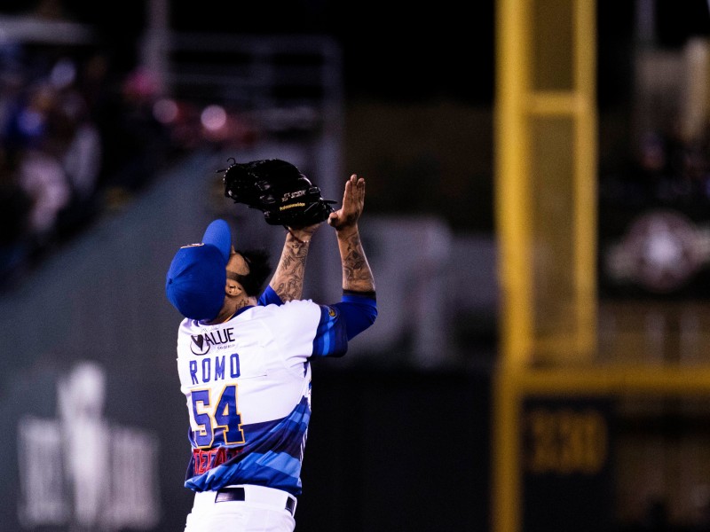 Charros inicia con triunfo ante Naranjeros