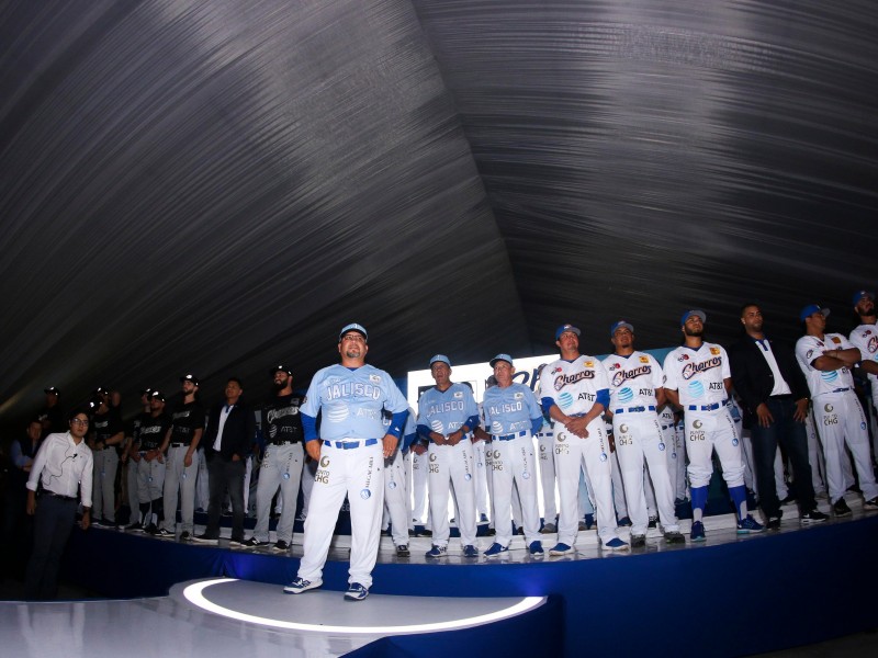 Charros presentó roster y nuevos uniformes