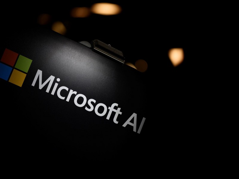 Chatbot con IA de Microsoft disponible para Google y Apple