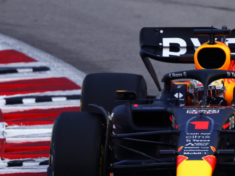Checo saldrá segundo en Gran Premio de Singapur