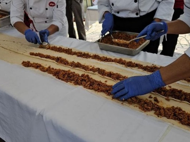 Chiapas logra récord por el taco más grande del mundo