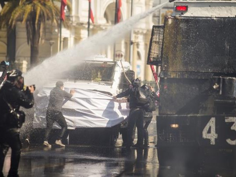 Chile: tres heridos de bala en desfile del Trabajo