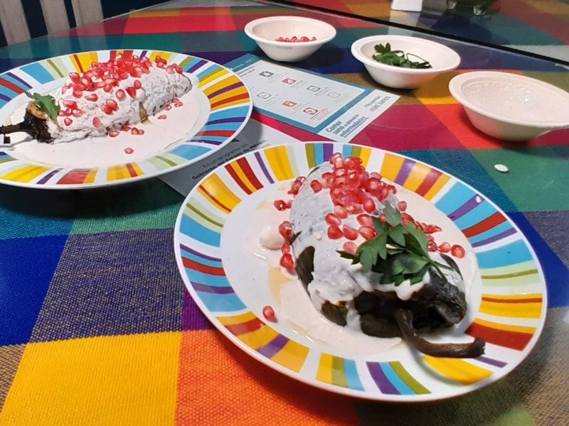 Chiles en nogada, delicioso sazón desde hace 20 años