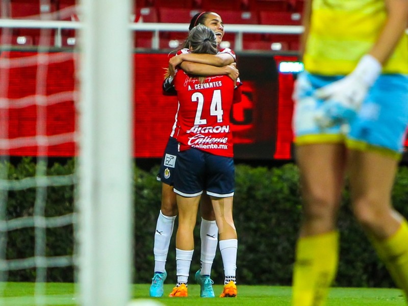 Chivas femenil vence por la mínima al puebla