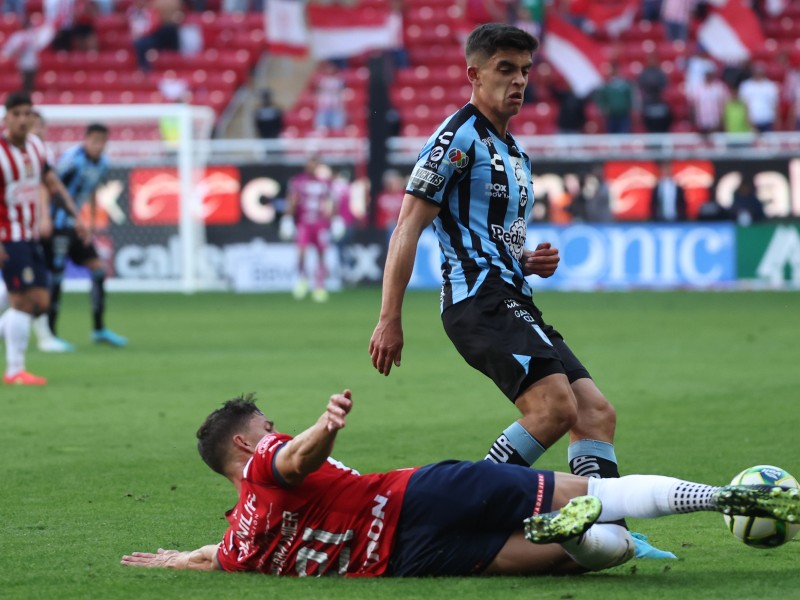 Chivas rescata el empate ante Querétaro en el Estadio Akron
