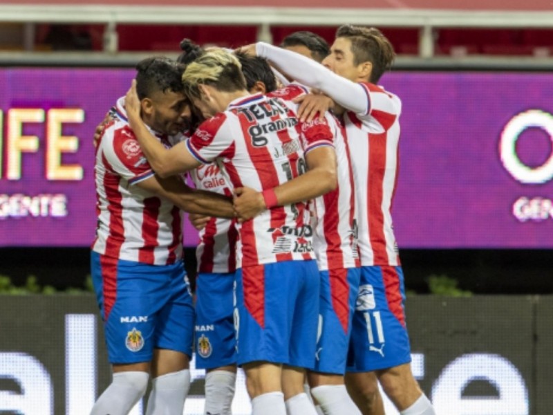 Chivas se llevó el clásico tapatío 3-2