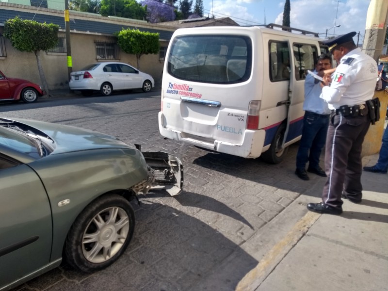 Choca camioneta del DIF del ayuntamiento de Atexcal