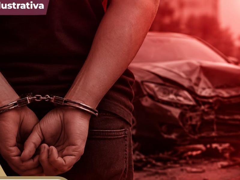 Choca contra vehículo en carretera Acalpican-Manzanillo y provoca su pérdida total