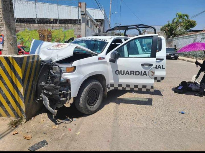 Choca Guardia Nacional patrulla contra poste en Acapulco