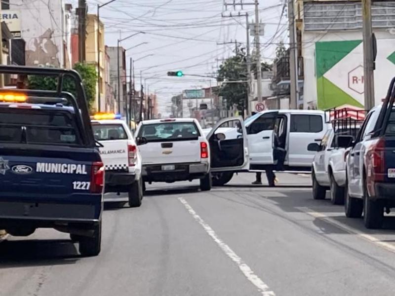 Choca patrulla de seguridad pública contra camioneta