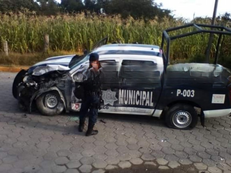Choca patrulla de Tepatlaxco tras persecución en Acajete