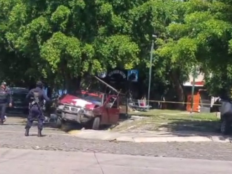 Chocan camionetas tras persecución policiaca; dos menores lesionados