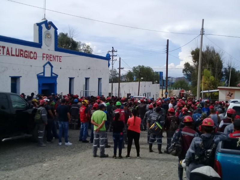 Chocan mineros de Frisco Tayahua contra sindicato