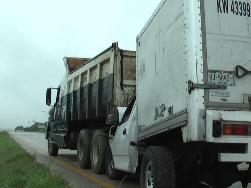 Choque sobre autopista Tuxpan-Poza Rica