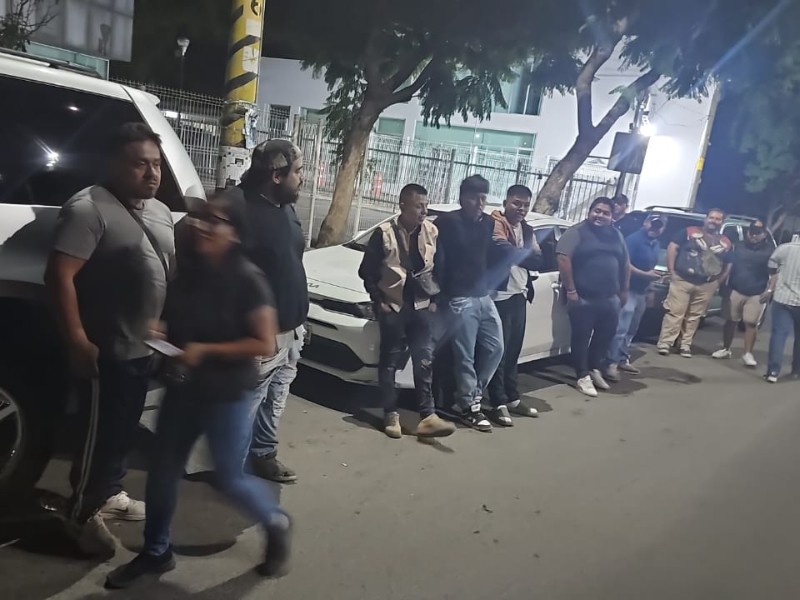 Choferes de aplicación se manifiestan contra policías y marinos