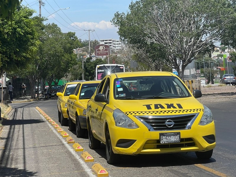 Choferes de taxis amarillos se ven afectados por pirataje