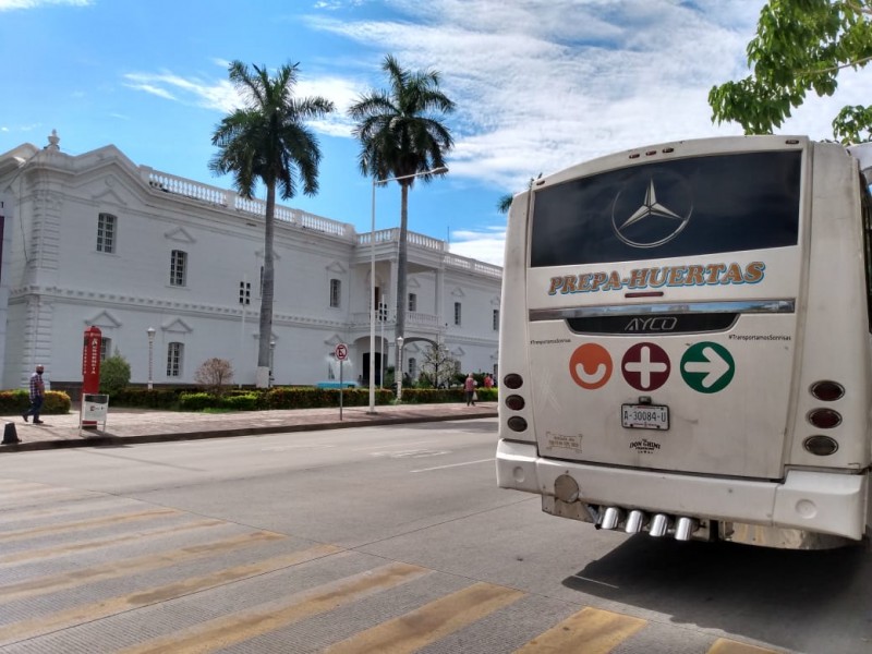 Chóferes exigen reapertura de la avenida Juan Carrasco