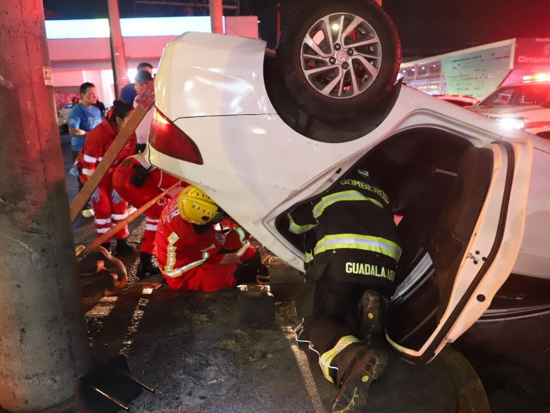 Choque con volcadura dejó una lesionada en colonia Independencia