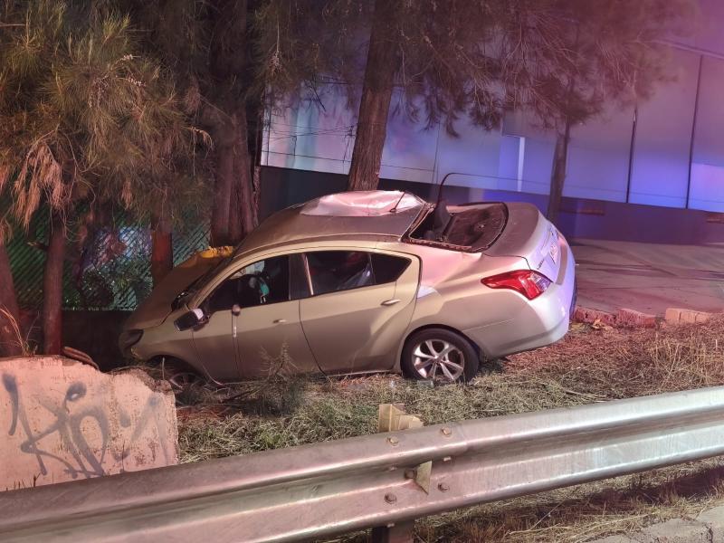 Choque contra árbol deja dos muertos y dos heridos graves en Tlaquepaque