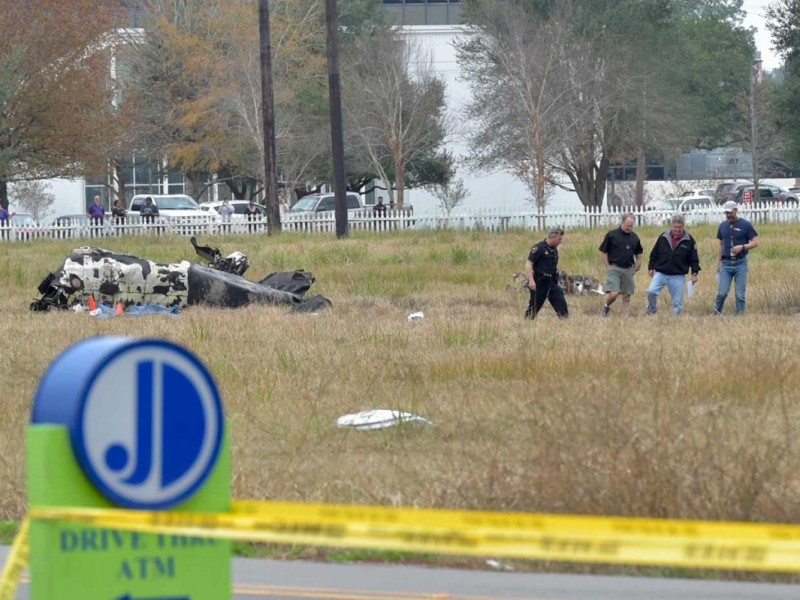 5 muertos por choque de avioneta en EU