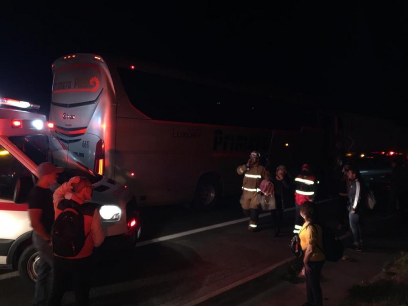 Choque de camión deja 5 lesionados