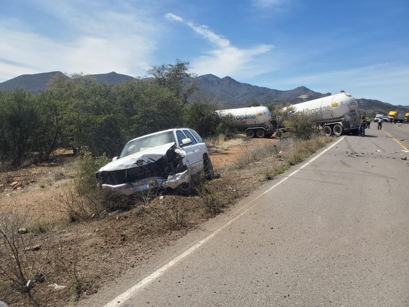 Choque de pipa con gas y camioneta deja tres personas lesionadas ...