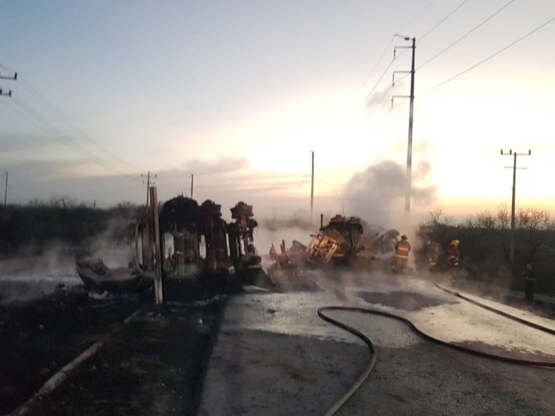 Choque de pipa en Nuevo León deja 12 muertos