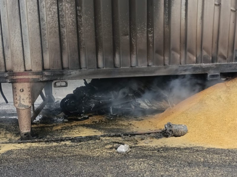 Choque deja al menos dos muertos en Tepatitlán, Jalisco