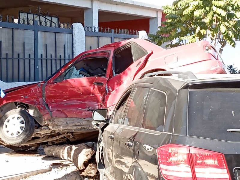 Choque deja dos lesionados en la colonia Centro