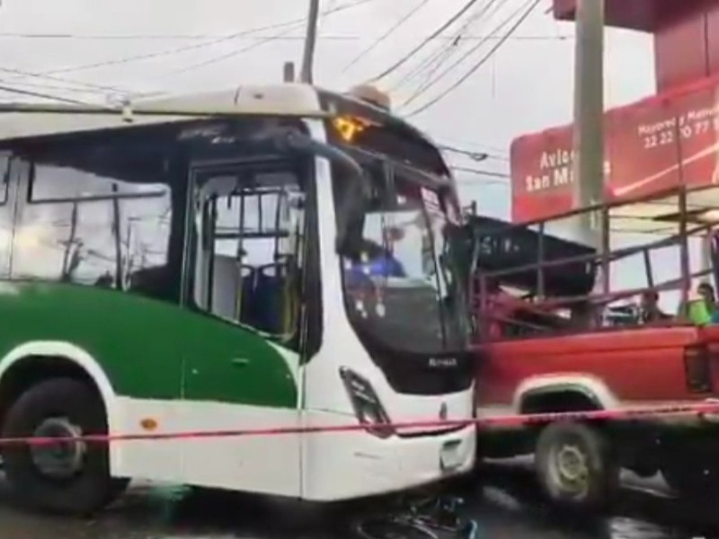 Choque del ruta deja 3 lesionados