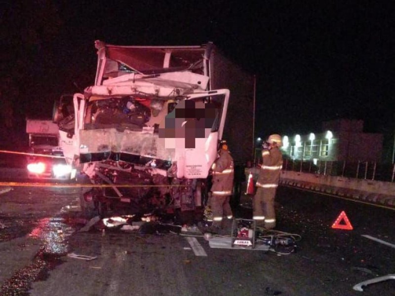 Choque en Autopista Guadalajara-Colima deja un muerto