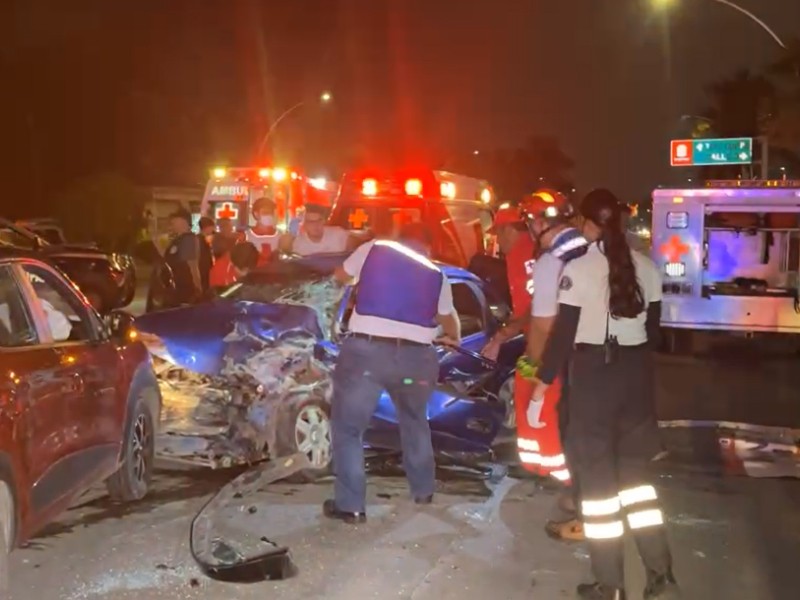 Choque en boulevard Tepic-Xalisco deja una menor sin vida