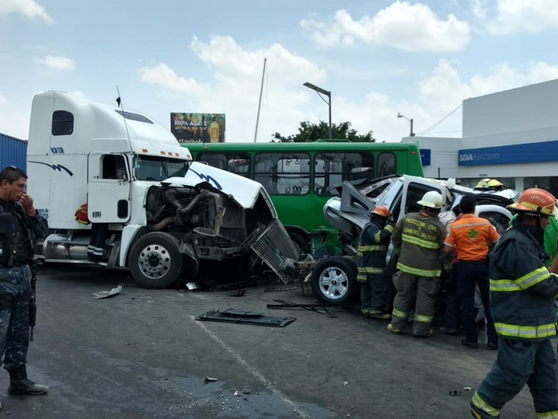 Choque en carretera a Chapala deja 19 heridos