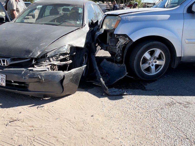 Choque en la avenida Carranza deja una persona herida