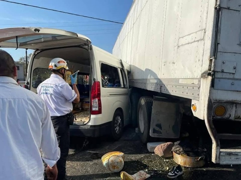 Choque en Tetla deja 2 poblanos fallecidos