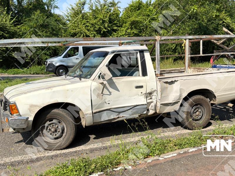 Choque entre camionetas deja un lesionado en playa Linda