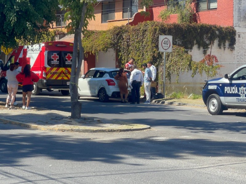 Choque entre camionetas en la 1 poniente